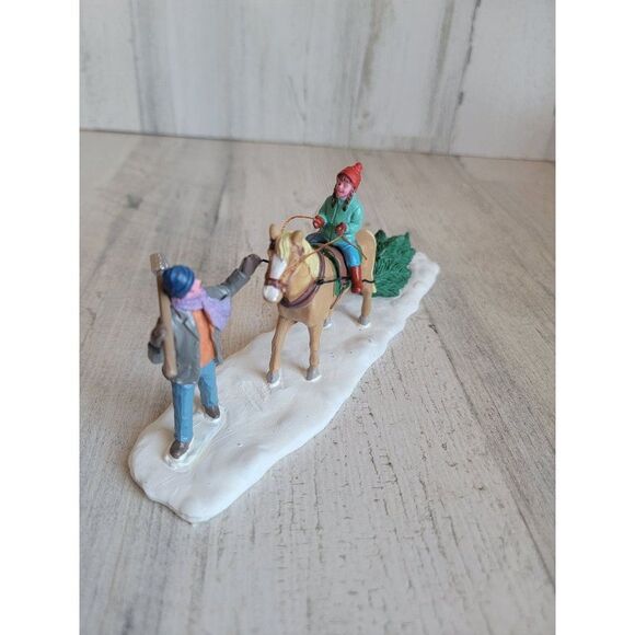 Dept 56 53214 Bringing our tree home Village accessory Xmas - Picture 2 of 6